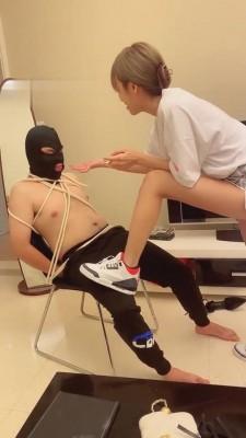 【汐月】双S-捆绑殴打-无处可逃的虐待 G-210822-22