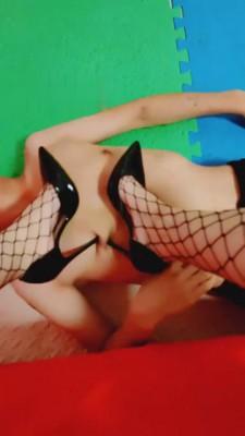 【魅影女神】高跟鞋网袜插嘴虐乳折磨 G-210823-21