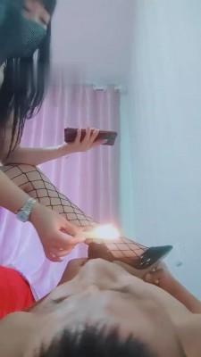 【魅影女神】高跟鞋网袜插嘴虐乳折磨 G-210823-21