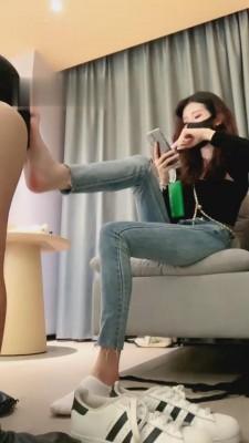 【希希子】绿帽男友沦为女友的狗 bf759