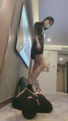 【漫漫】全体重踩狗奴 bf15430