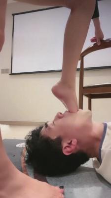 【樱木花椒】高跟全体重踩踏/裸足深喉 bf15777