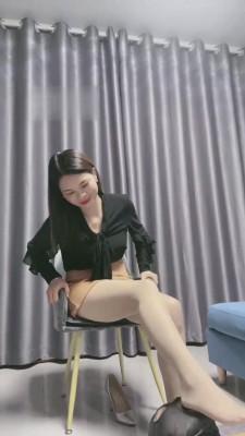 【婷婷】高跟深喉舔脚坐脸 bf15819