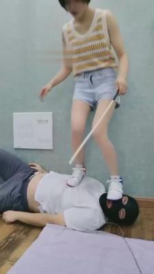 【武汉乐乐女王】运动鞋白袜原味调教 bf15741