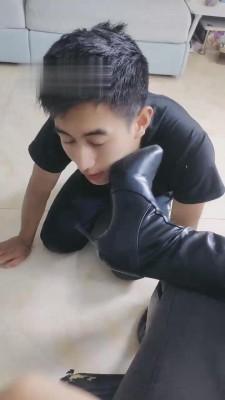 【雪儿】长靴军统惩罚贱奴 bf15815