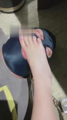 【骨精精】全体重踩踏深喉 bf15835