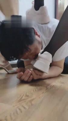 【浮华】被3母女S群调群虐【三视角版】 bf15923