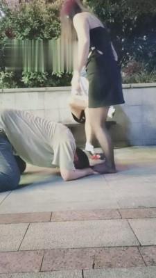 【重庆男神】户外情侣伺候上课 bf16043