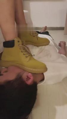 【于努力】素人马丁靴踩狗奴 bf16024