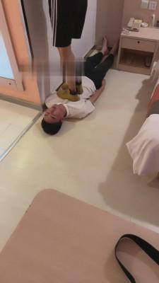 【于努力】素人马丁靴踩狗奴 bf16024