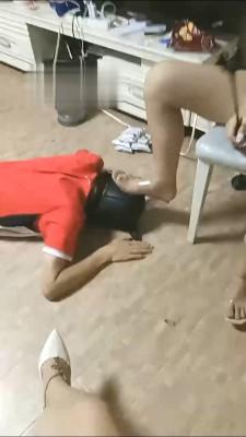 【奶酪】骑马骑脖伺候洗脚 bf16160