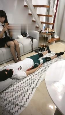 【文希S】高跟踩踏羞辱贱狗 bf16015