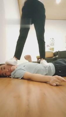 【雷大哥】全体重踩踏+喂食 bf16123