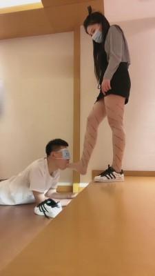 【梵高】酒吧陪酒小妹原味丝足调【双视角版】 bf16098