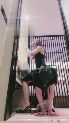 【禾末】白富美捆绑双手虐贱狗 bf16113