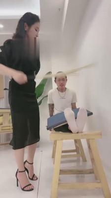 【鑫儿教头】高跟凉鞋深夜羞辱 bf16225