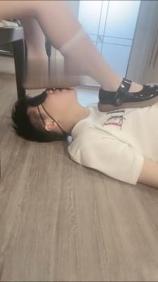 【欣欣】丝袜泡牛奶/坐脸窒息 bf16191