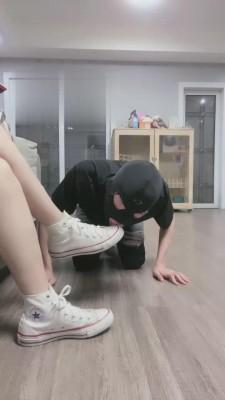 【欣欣S】裸足深喉/随意玩弄 bf16262