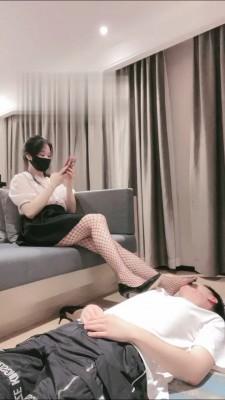 【强抚】网袜高跟踩虐小奶狗 bf16272