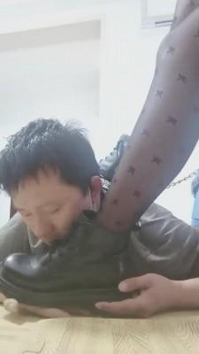 【小妈咪】喂食+踩踏+恋足+深喉 bf16295