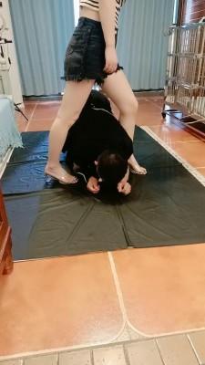 【绯闻王妃】开发贱狗吃脏东西 bf16296