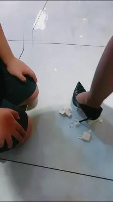 【羽诺】多奴跪下磕头/舔脏鞋 bf16429