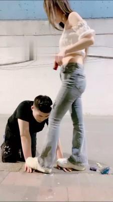 【领主老大】户外路人围观我调狗 bf16414