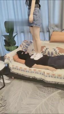 【圆圆S】素人学生主全体重踩踏 bf16424