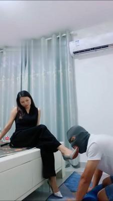 【婷婷】御姐高跟裸足调狗 bf16489