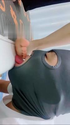 【婷婷】御姐高跟裸足调狗 bf16489