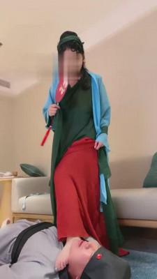 【鑫儿教头】汉服穿越女主踩踏狗 bf16448