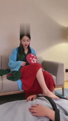 【鑫儿教头】汉服穿越女主踩踏狗 bf16448