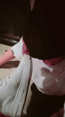 【嘉文】车内恋足舔脚专场 bf16478