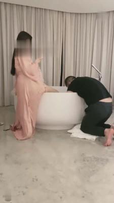 【cici】继父被女儿当成狗虐待 bf16583