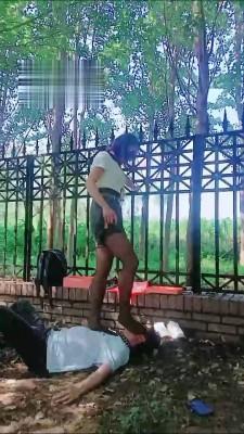 【南城天姬】户外逮住偷窥奴遛狗 bf16648