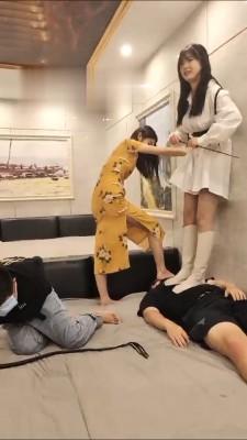 【万灵】洗浴中心多女王群调群虐 bf16681