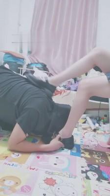 【冷酷爷】被表妹虐打现场 bf16827