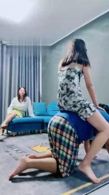 【婷婷】带闺蜜体验sm游戏 bf17230