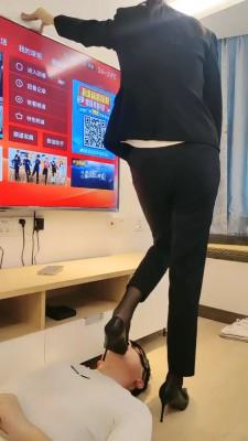 【暴力美学】白领高跟诱惑狗奴 bf20127