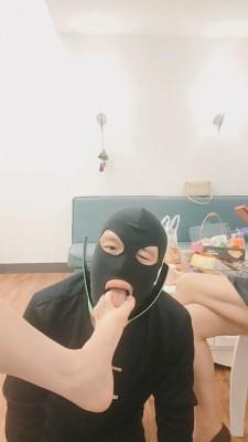 【香香小公举】和素人表姐玩狗-鞭打/脚喂食酸奶 bf20238