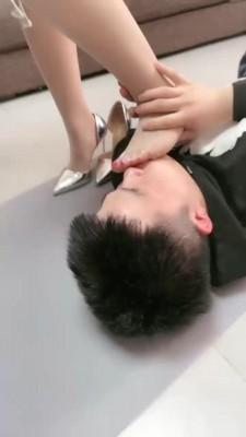 【妮可】新疆素人女孩虐废父子奴 bf20376