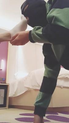【美娜】御姐运动鞋超臭白袜辱狗 bf20360