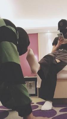 【美娜】御姐运动鞋超臭白袜辱狗 bf20360