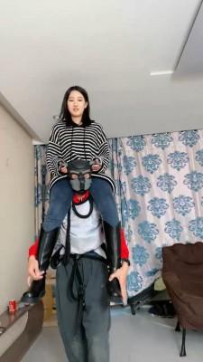 【麋鹿银儿】素人三人服侍天堂震住蒙小丫头 bf20850
