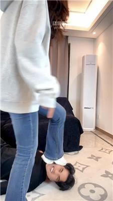 【刘二狗】运动鞋踢踹虐打 JS251204-12