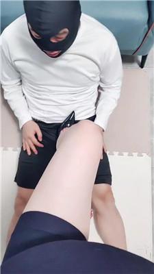 【灵竹】白袜脚深喉狂舔 JS251203-30