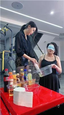 【麋鹿银儿】双S强制女奴喝混合10种饮料鸡尾酒/口含着被脚耳光 bf59560