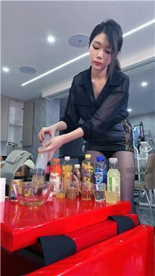 【麋鹿银儿】双S强制女奴喝混合10种饮料鸡尾酒/口含着被脚耳光 bf59560