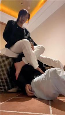 【煎饼狗子】花钱做技师美女的狗 JS251129-45