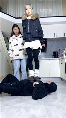 【素人挖掘机】开发素人双S虐打 JS251127-21